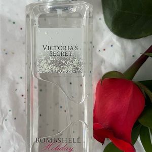 Victoria’s Secret Bombshell Holiday Fragrance Mist Brand New.